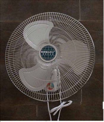Quạt treo tường công tắc thả Komasu KM45-CT